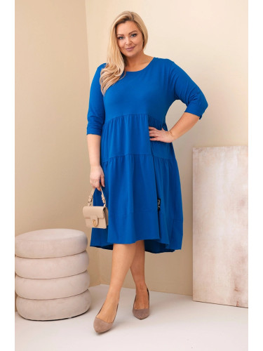 Рокля с големи размери с волани и навити ръкави