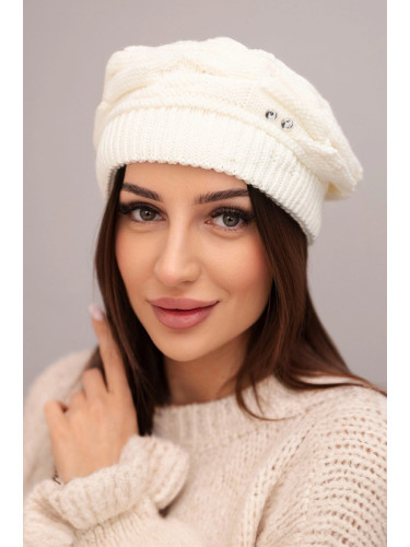 Дамска зимна вълнена шапка с кристали