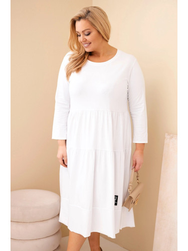 Рокля с големи размери с волани и навити ръкави