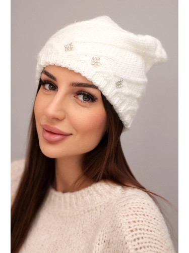 Дамска зимна шапка с декоративни кристали