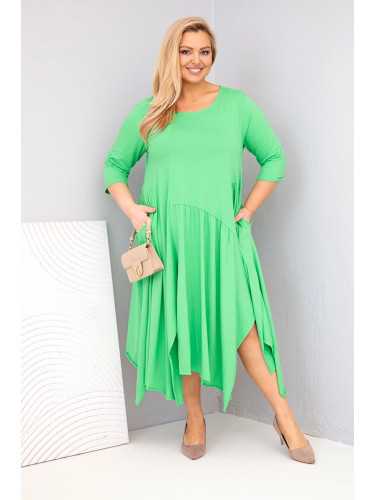 Дамска рокля с големи размери и асиметричен подгъв