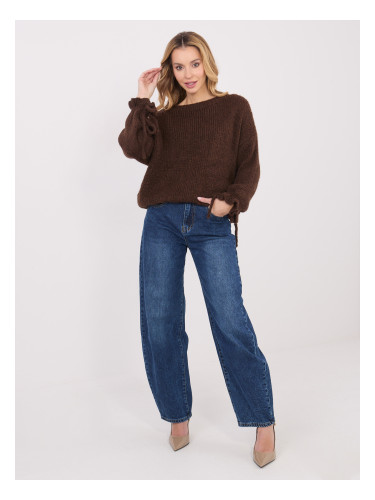 Кафяв пуловер с връзки на ръкавите