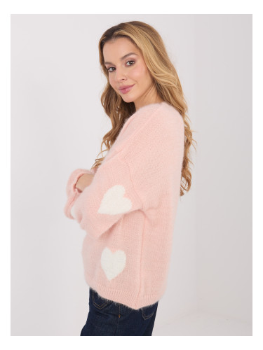 Розов пуловер с бели сърца