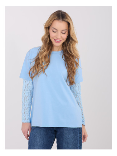 Светлосиня блуза с дантелени ръкави