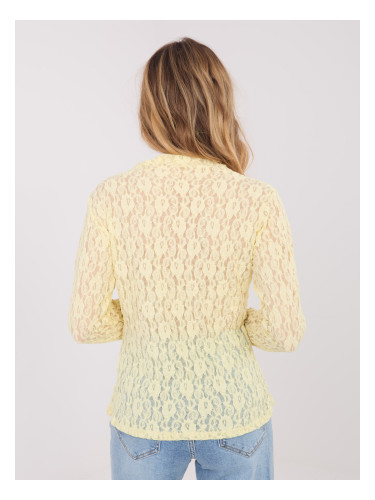 Светложълта дантелена блуза