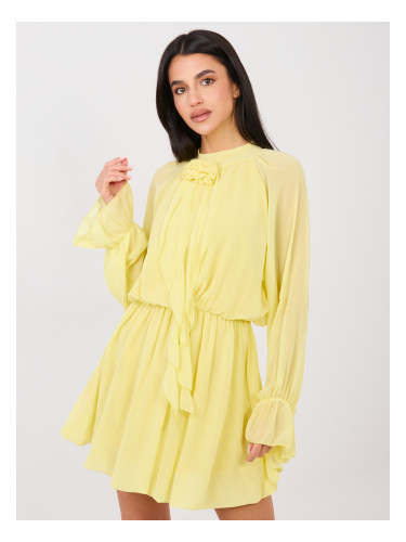 Жълта мини рокля с флорални детайли
