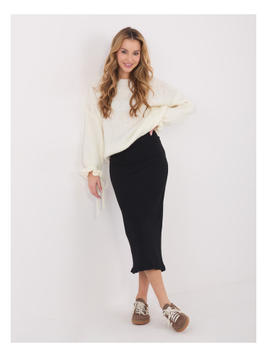 Черна миди пола