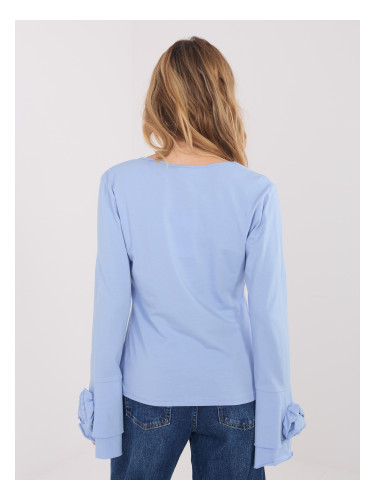 Светлосиня блуза с декоративни ръкави
