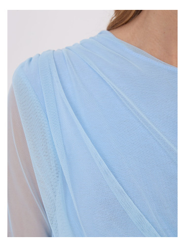 Светлосиня блуза с дълъг ръкав