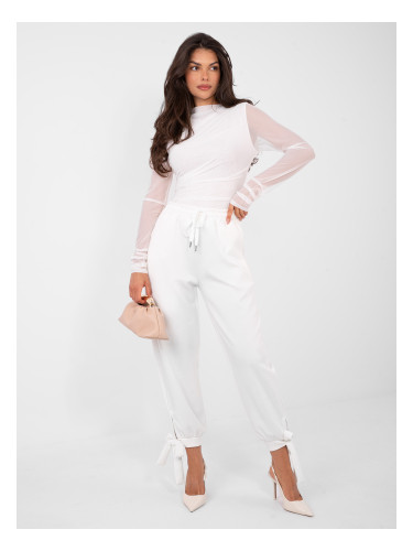 Елегантни екрю спортни панталони