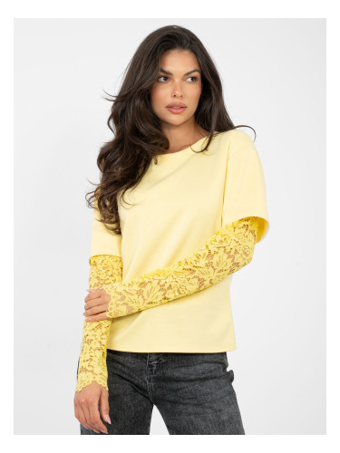 Жълта блуза с дантелени ръкави