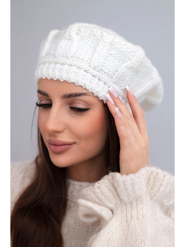 Дамска зимна барета Кеси К414 екрю
