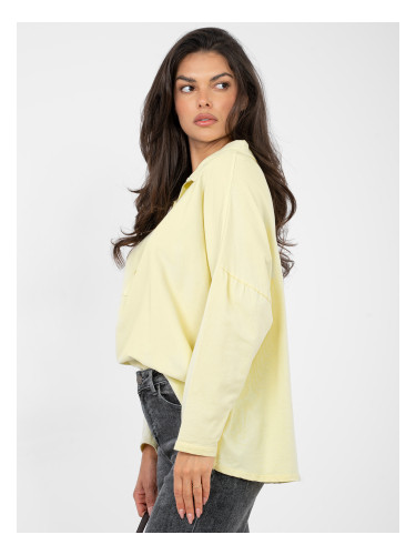 Едноцветна блуза в светло жълто