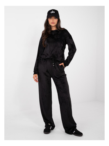 Черен анцуг