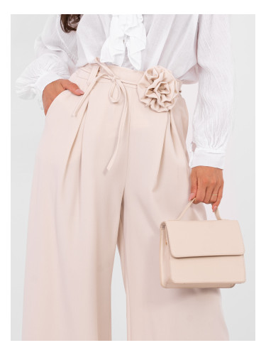 Светлобежов широк панталон с флорални детайли