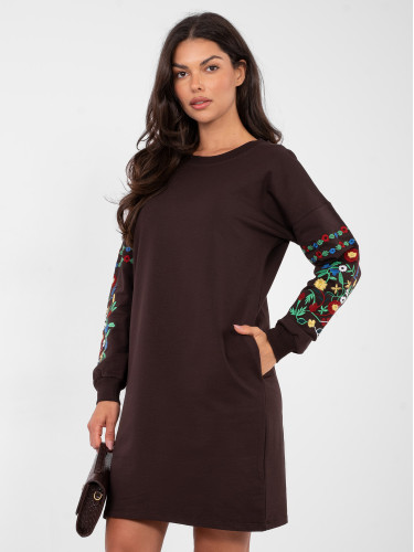 Тъмнокафява рокля с бродерия