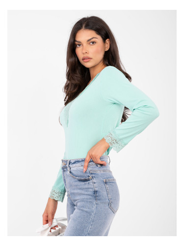 Ментова блуза с дантела