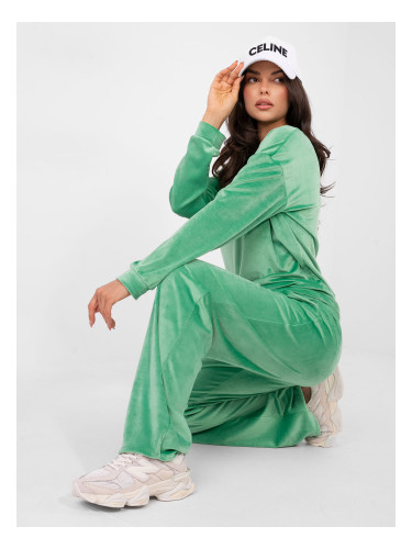 Комплект от зелен велур