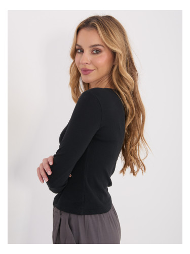 Черна блуза с дълъг ръкав
