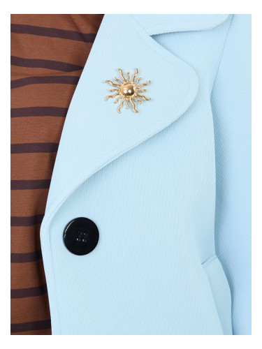 Светлосиня парка с декоративни детайли