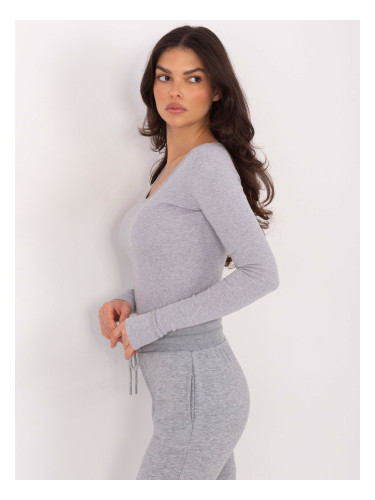 Светлосива блуза с дълъг ръкав