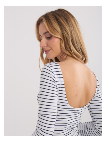 Раирана блуза с отворен гръб