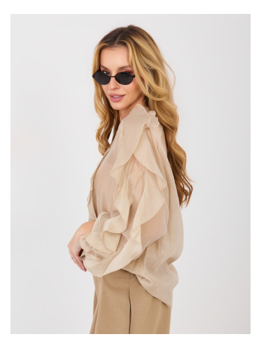 Бежова блуза с волани