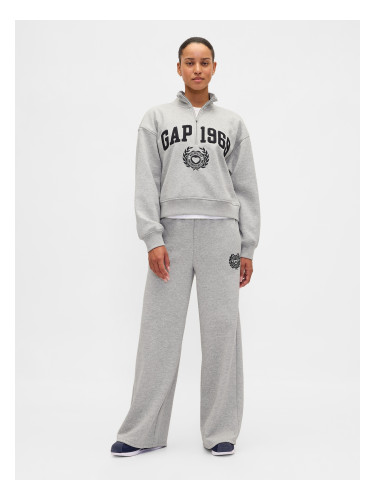 Спортни панталони GAP с висока талия