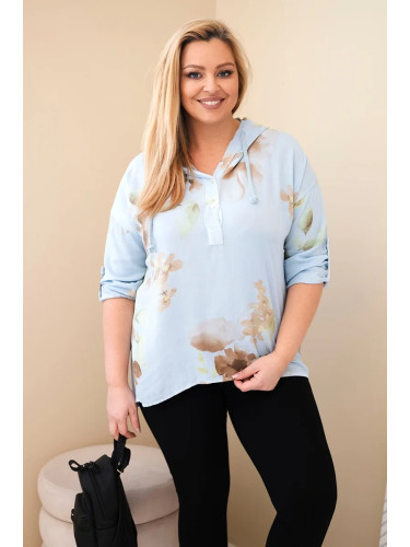 Блуза с качулка и флорален мотив в голям размер