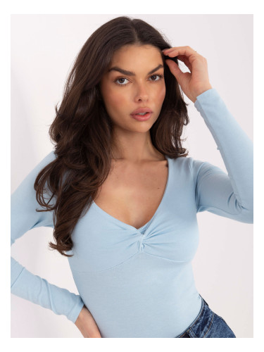 Светлосиня блуза с дълъг ръкав