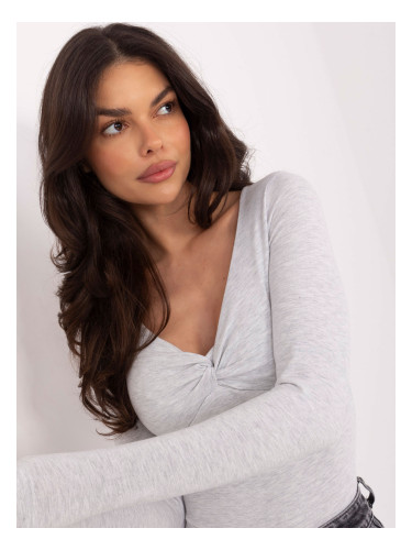 Светлосива блуза с дълъг ръкав