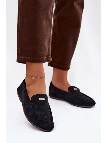 Дамски мокасини с малък златен детайл