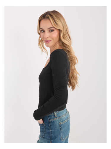 Черна блуза с дълъг ръкав