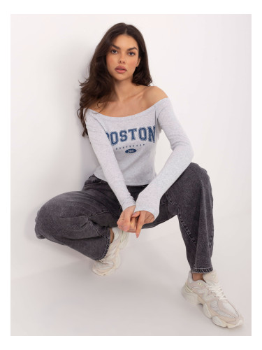 Светлосива блуза с надпис Boston