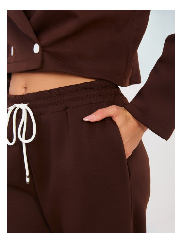 Кафяв дамски комплект с копчета