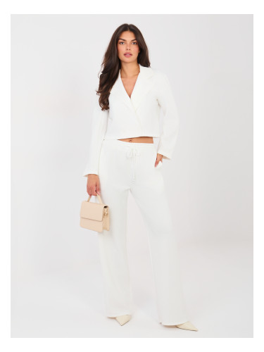 Дамски комплект в екрю