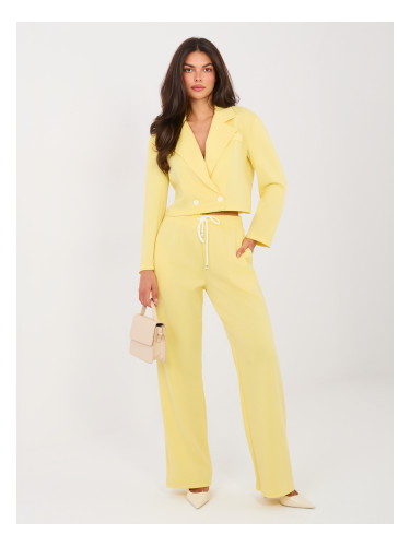 Жълт дамски тоалет