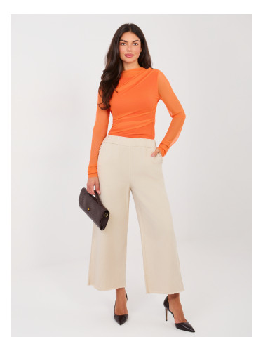 Светлобежови панталони