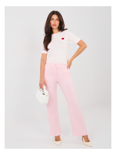 Светлорозов пуловер с червено сърце