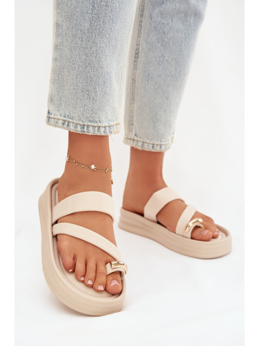 Дамски джапанки с презрамки и златни детайли