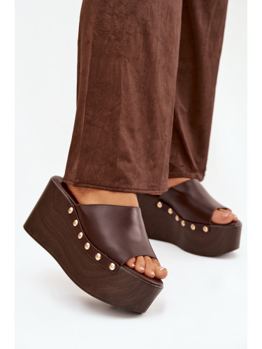 Дамски джапанки на платформа с капси