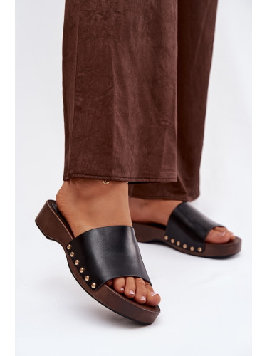 Дамски чехли със златни нитове Terissa