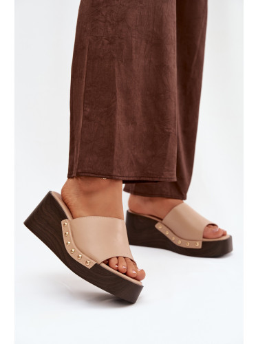 Дамски сандали на платформа със златни шипове