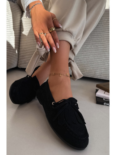 Дамски мокасини с декоративни пискюли