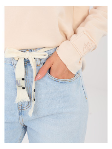 Светлосини прави дънки