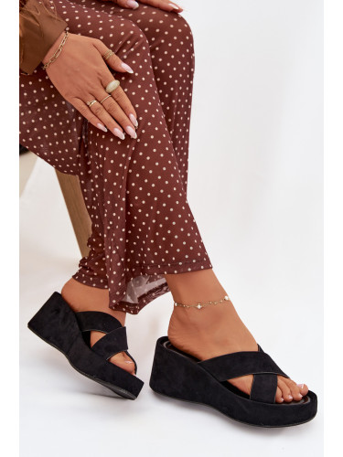 Дамски джапанки на платформа, изработени от еко велур