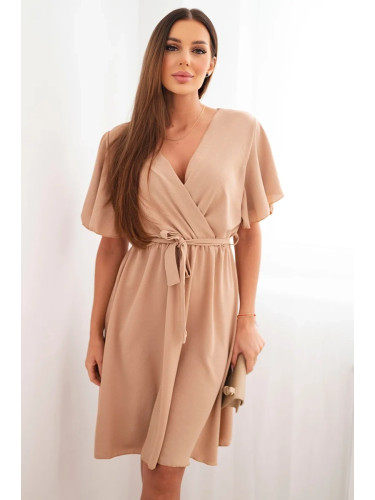 Елегантна рокля с кръстосано деколте