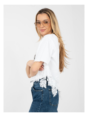 Бяла блуза с дантелена тапицерия