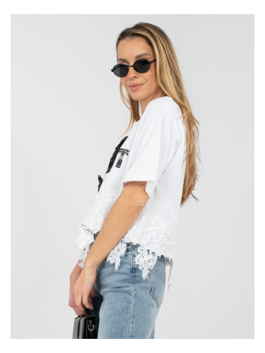 Бяла блуза с дантелена тапицерия