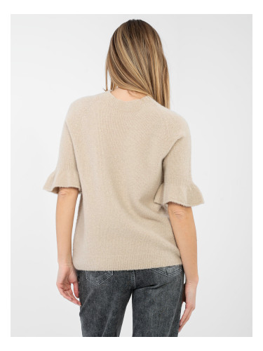 Бежов пуловер с волани на ръкави